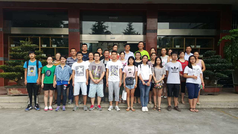 點點愛心，溫暖真情--2015年寶業(yè)（集團）公司“愛心助學”活動報道